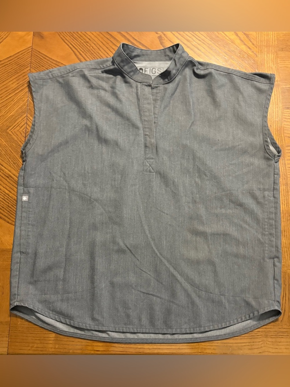 FIGS Rafaela Heather Gray Sleeveless Scrub Top Women's Size S